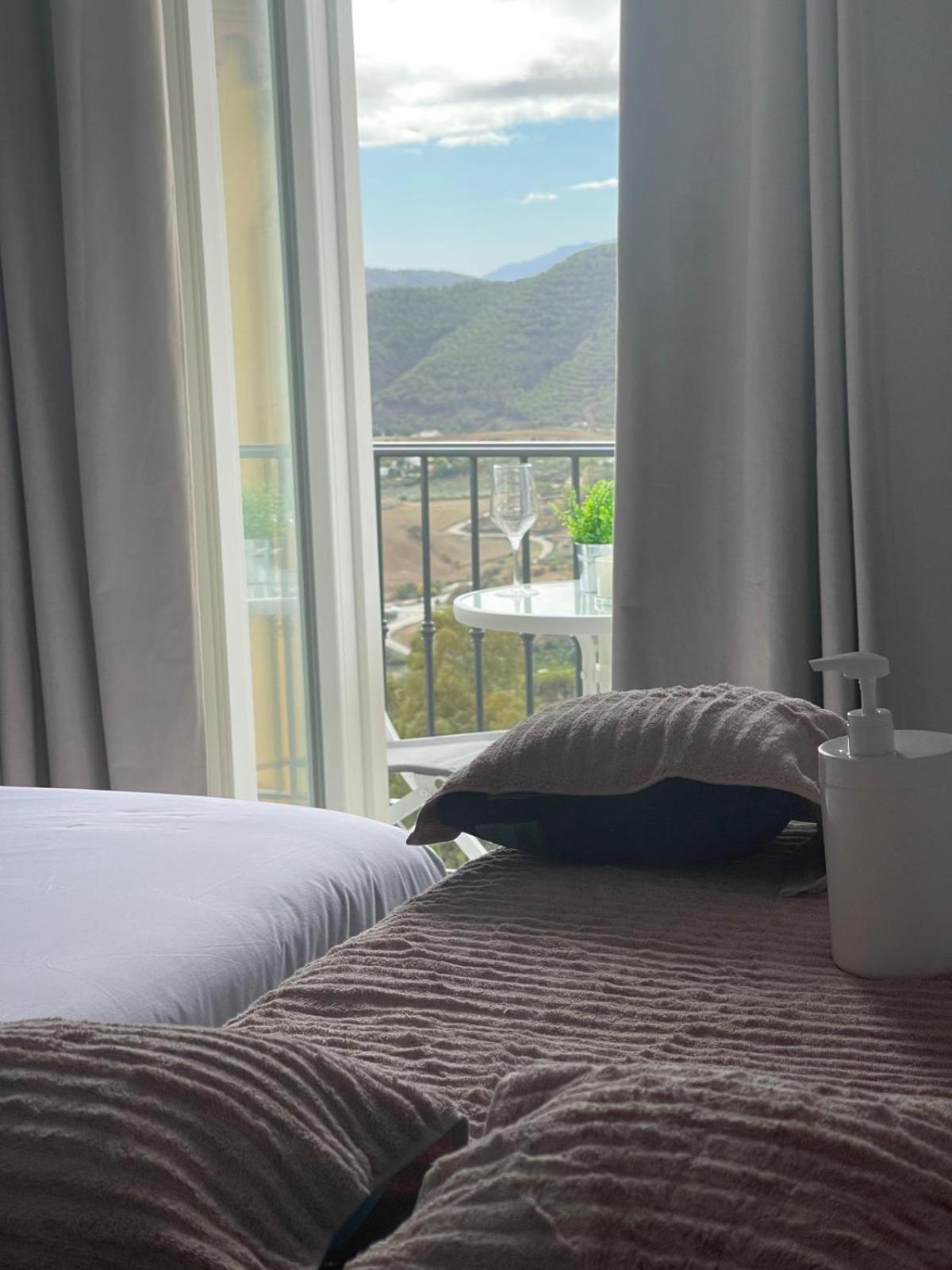 Caminito Rey & Banderas Spa Relax Carratraca Εξωτερικό φωτογραφία